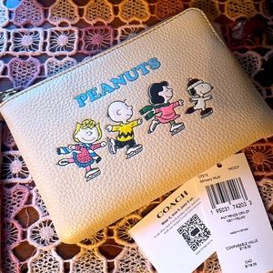 Coach x PEANUTS wristlet NWT